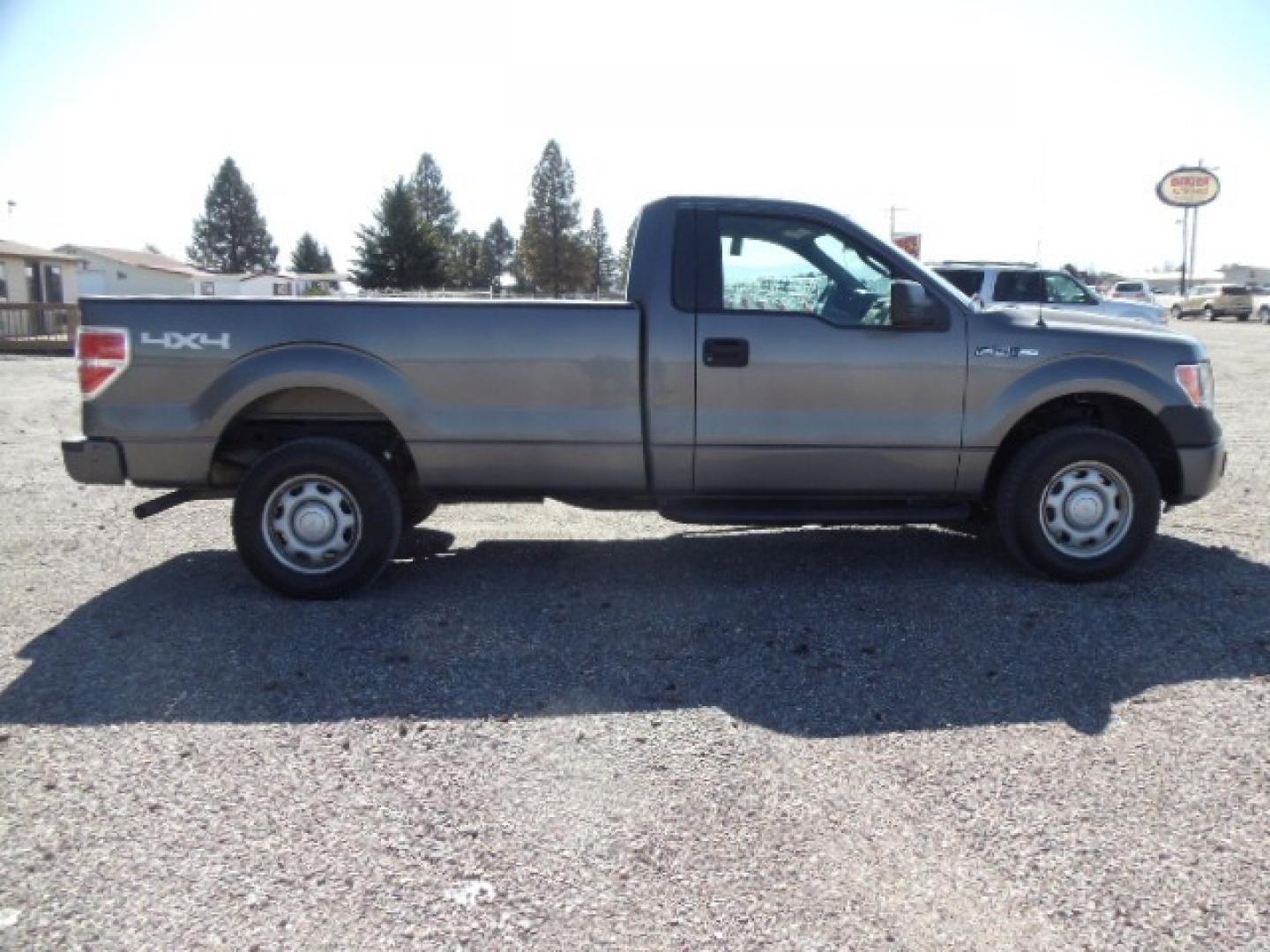 2013 Gray /Gray Ford F-150 XL (1FTMF1EM2DK) with an 3.7L 6 Cylinder engine, Automatic transmission, located at 5465 Highway 2 W., Columbia Falls, MT, 59912, (406) 892-4407, 48.352188, -114.240929 - Photo#9